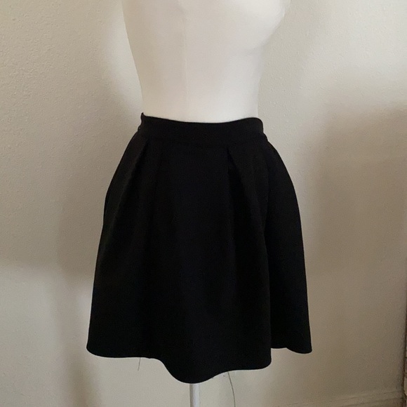 Black mini skirt A-Line - Picture 2 of 3